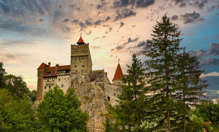 Castelo do Drácula: mitos e verdades sobre o cartão-postal da Romênia