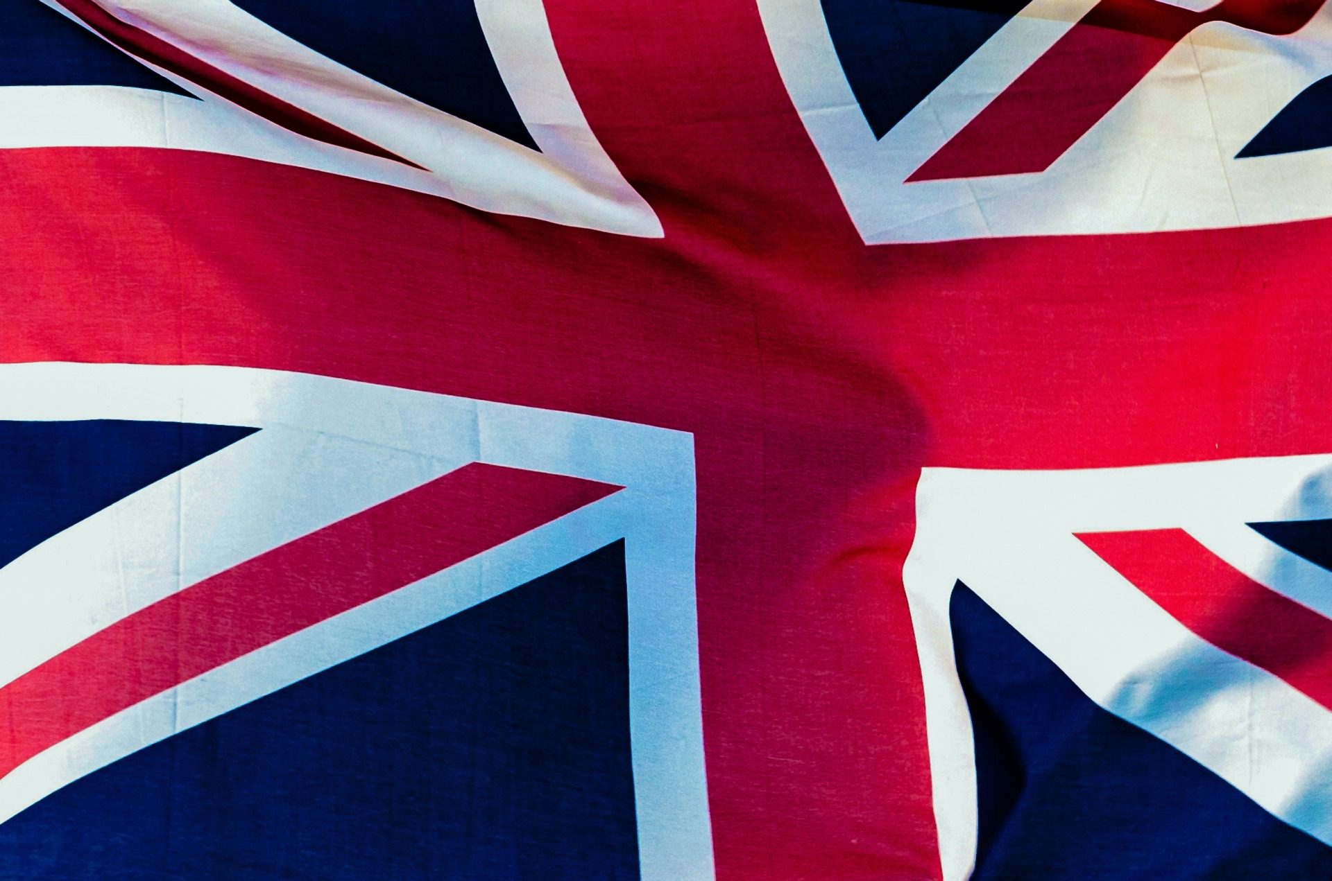 В великобритании спустили флаги. Флаг Британии. Англия флаг в 1904. Флаг Грейт Британ. Великобритания Юнион Джек.