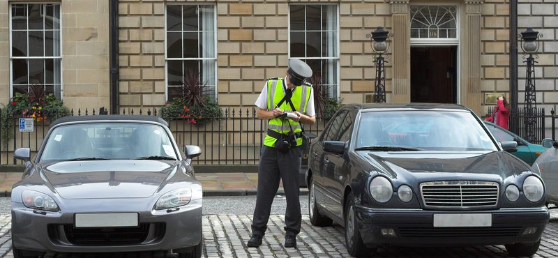 Como são as regras para dirigir na Irlanda?