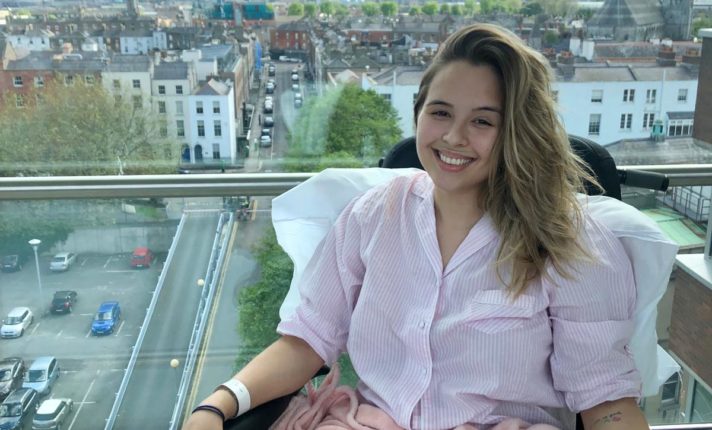 Estudante brasileira atropelada por caminhão em Dublin quer voltar para o Brasil