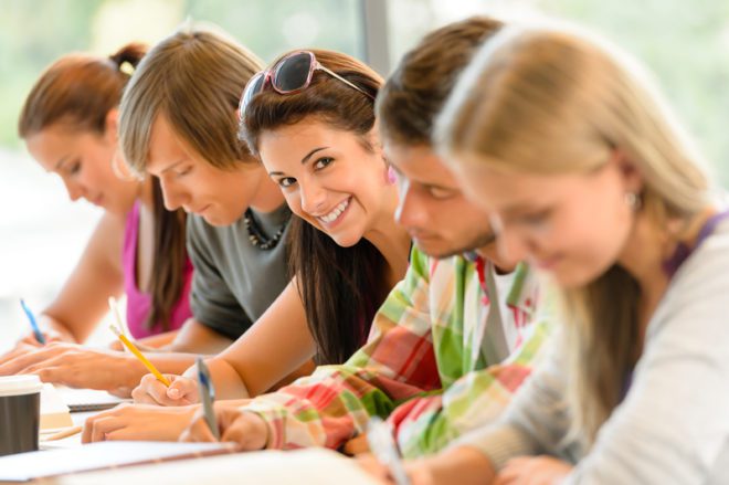 Faltar as aulas durante o intercâmbio, pode causar até deportação. © Candybox Images | Dreamstime.com