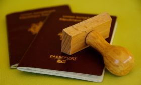 Tribunal irlandês dificulta naturalização de estrangeiros