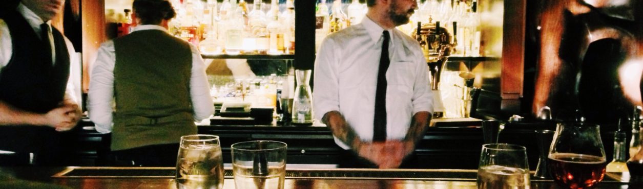 Pub oferece 700 euros por semana para staff em Dublin