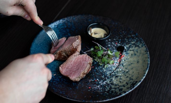 Empresa em Dublin contrata provadores de carne