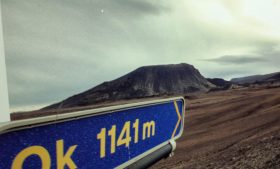 Geleira extinta na Islândia alerta sobre aquecimento global