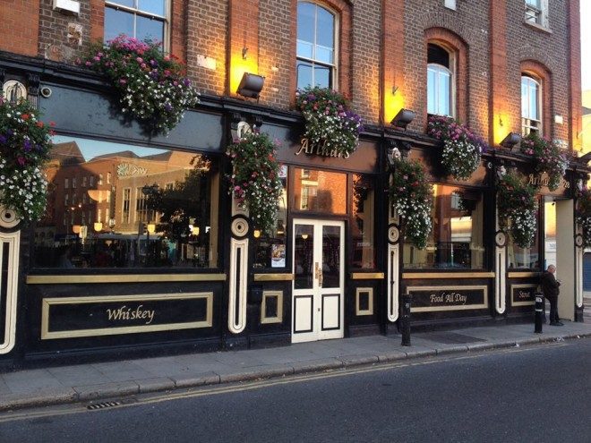 Arthur's é um dos clássicos pubs de Dublin. Foto: Publin