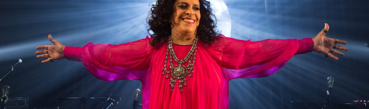 Entrevista: Gal Costa fala sobre sua estreia na Irlanda em abril