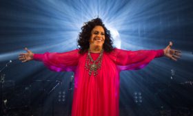 Entrevista: Gal Costa fala sobre sua estreia na Irlanda em abril