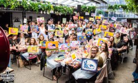 Evento promove pintura coletiva em pubs de Dublin