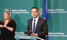 Coronavírus: Irlanda recebe cerca de 400 mil pedidos de auxílio desemprego