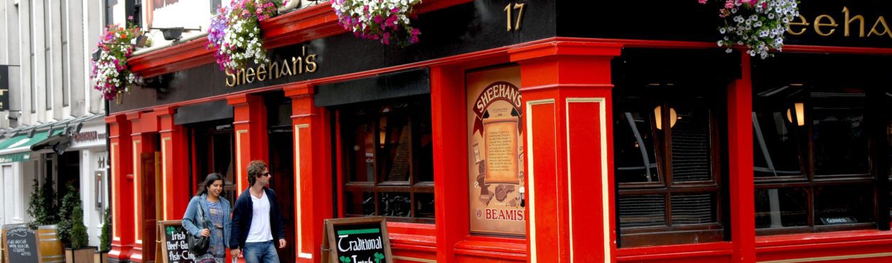Coronavírus: pubs na Irlanda podem reabrir só em 2021