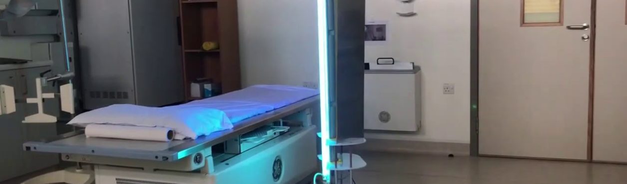 Robô irlandês faz limpeza de coronavírus com luz ultravioleta