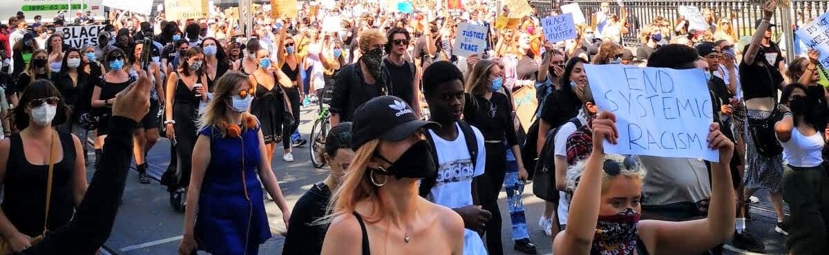 ‘Black Lives Matter’: centenas vão às ruas de Dublin em protesto