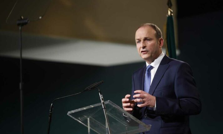 Micheál Martin é eleito primeiro-ministro irlandês