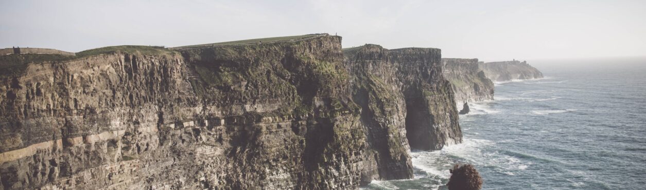 Trabalhar e estudar na Irlanda em 2025: tudo o que você precisa saber