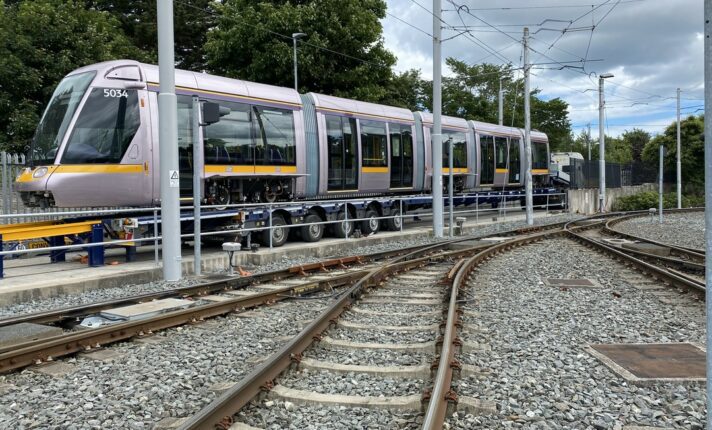 Luas: Dublin recebe novos modelos de trens urbanos