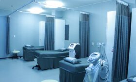 Covid-19: Hospitais irlandeses registram 13 pessoas internadas