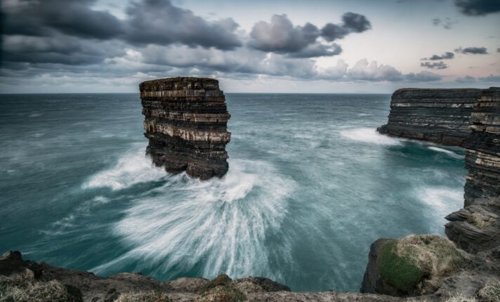 Tempestade Ellen causa estragos na Irlanda