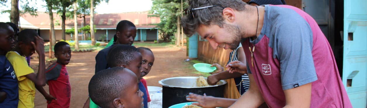 Brasileiro que vive na Irlanda cria projeto para auxiliar crianças na África
