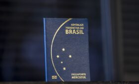 Imigrantes têm passaportes extraviados no processo de renovação de visto