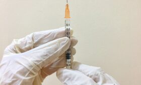 Covid-19: Irlanda espera ministrar 1 milhão de doses de vacina por mês