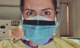 Covid-19: enfermeira brasileira é imunizada na Irlanda