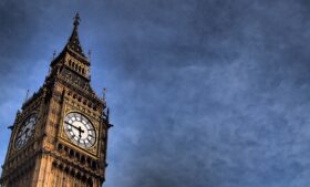 Reino Unido aprova quarentena obrigatória em hotéis para 33 países