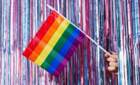Irlanda cria programa de capacitação para jovens LGBTI+
