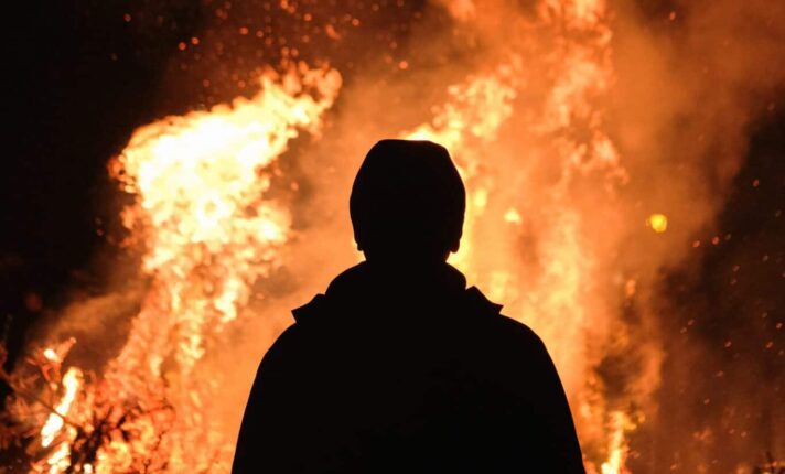 Irlanda do Norte: Itamaraty pede a brasileiros para evitar regiões de Belfast após atos violentos anti-imigração