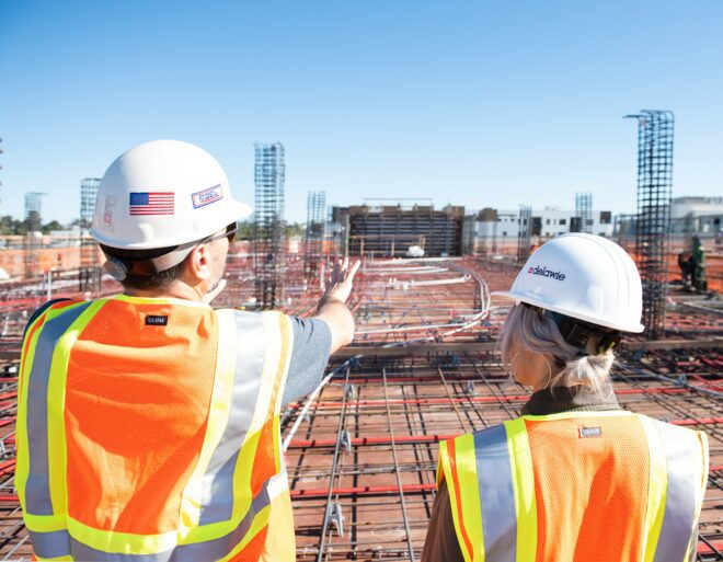 Mestre de obras: ele ainda é imprescindível