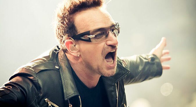 Bono Vox e outros artistas irlandeses farão sarau de Natal online
