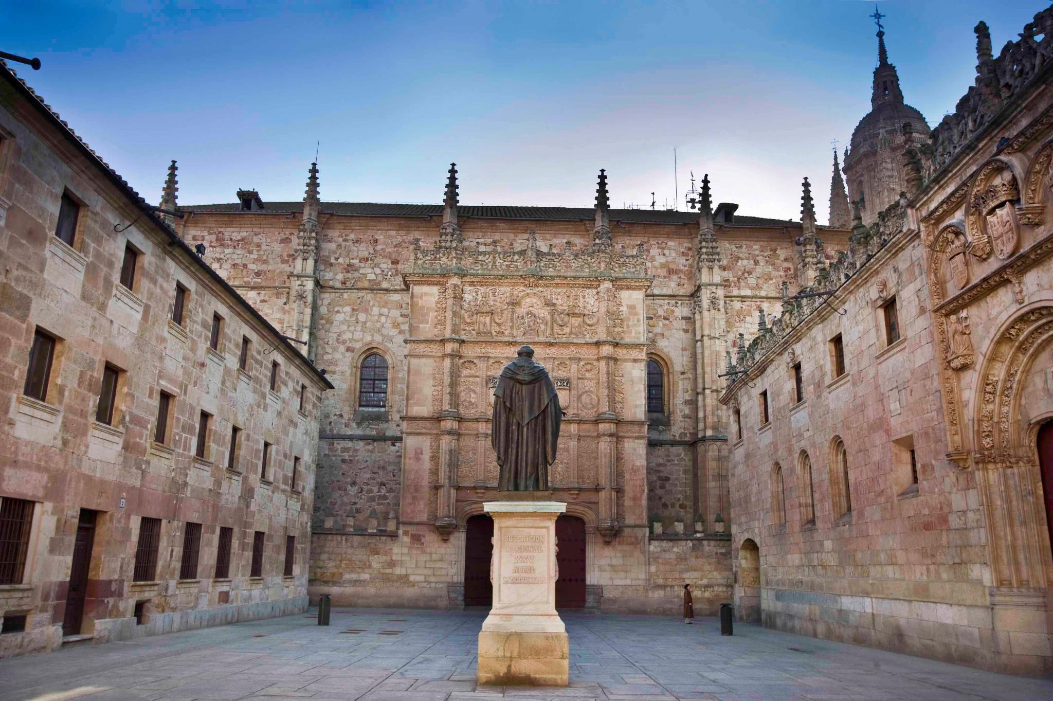 Universidad de Salamanca tipos de cursos, história, vistos e bolsas de