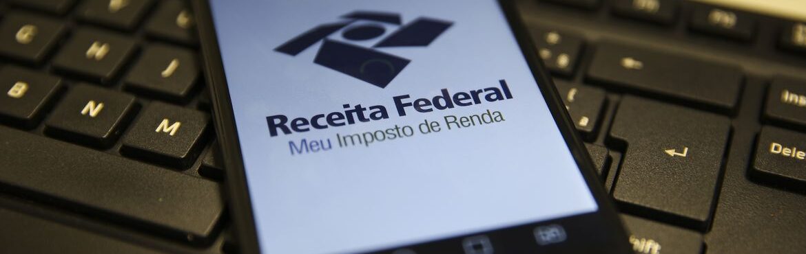 Quem trabalha fora do Brasil precisa declarar imposto de renda?