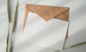 Carta convite: o que é, como escrever e para que serve