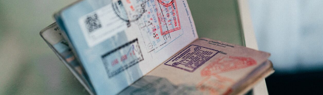 Novo sistema de imigração vai extinguir carimbos em passaportes na Europa