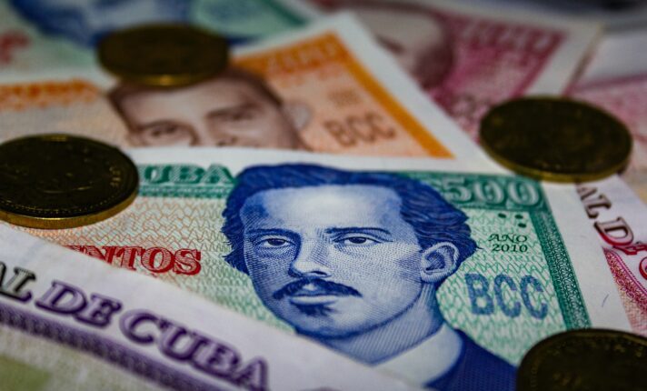 Como enviar dinheiro para Cuba: moedas aceitas, remessas e cartões