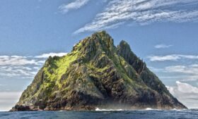 Skellig Michael: ponto turístico isolado da Irlanda reabre em maio