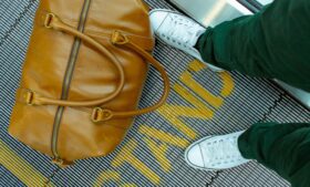 Cia. aérea é acusada de pagar bônus para agentes cobrarem passageiros por excesso de bagagem