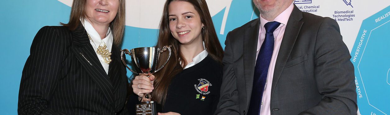 Brasileira de 17 anos conquista primeiro lugar em competição educacional na Irlanda