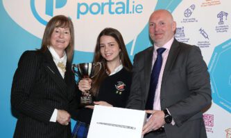 Brasileira de 17 anos conquista primeiro lugar em competição educacional na Irlanda