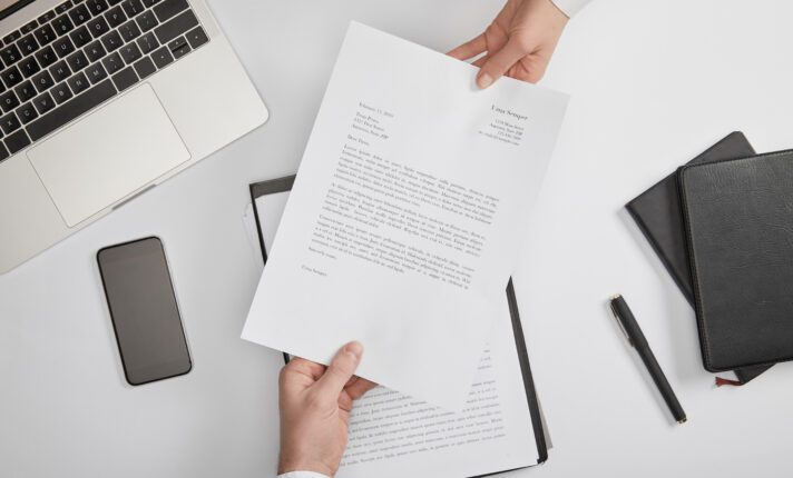 Como fazer uma cover letter para intercâmbio: dicas e modelos para carta de apresentação