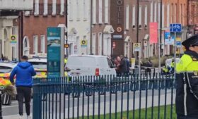 Ataque com Faca em Dublin: incidente no centro da cidade deixa crianças e mulher feridas