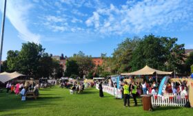 Festival de literatura leva food trucks e pub a céu aberto no Merrion Square