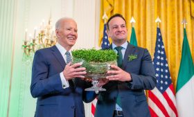 A curiosa tradição do St. Patrick’s Day: por que a Irlanda presenteia o presidente dos EUA com trevos?