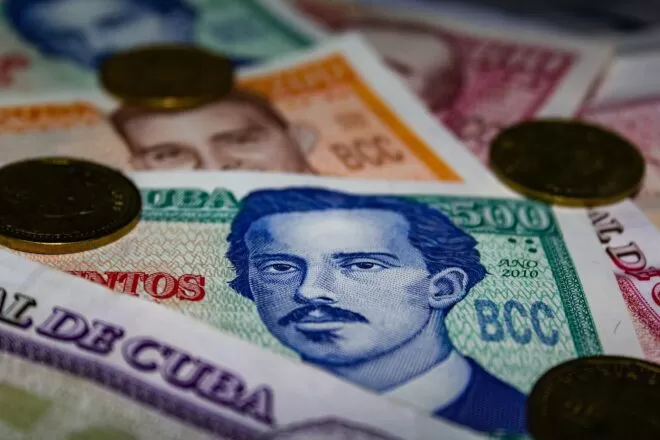 Como enviar dinheiro para Cuba: moedas aceitas, remessas e cartões